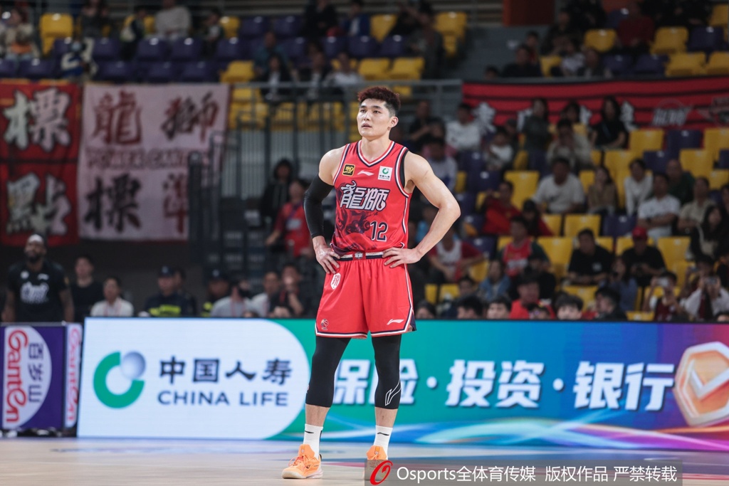 25岁无名之辈李祥波实现三级跳 龙狮俱乐部和球迷是你坚强后盾